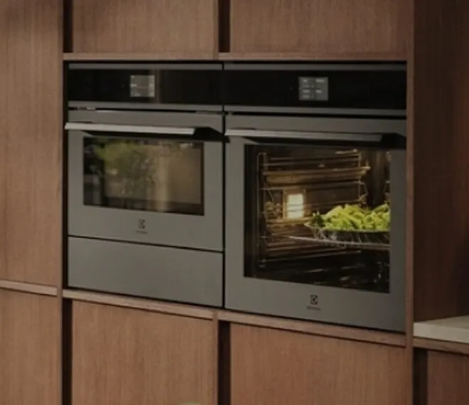 Bosch vs Electrolux: битва флагманів духових шаф